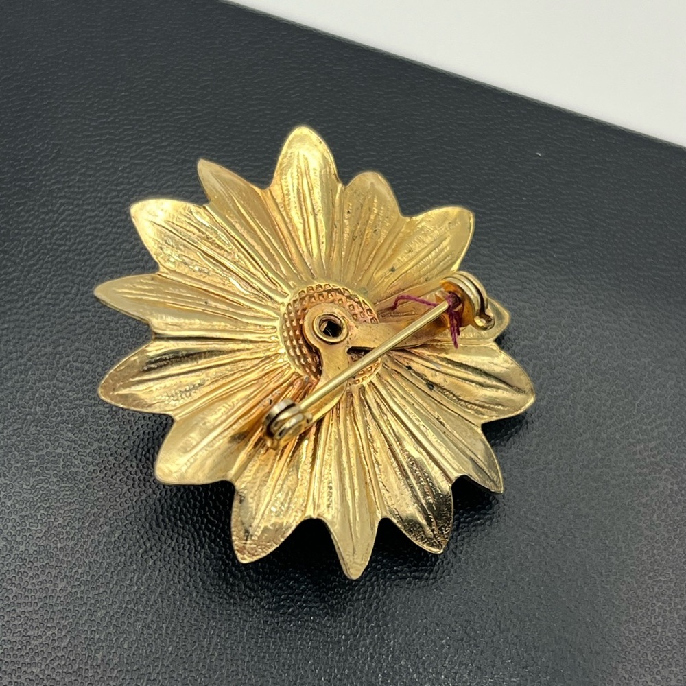 Gold tone blue rhinestone faux pearl flower brooch pin vintage - Picture 10 of 13